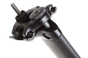 BLB Notorious Carbon Seatpost-675